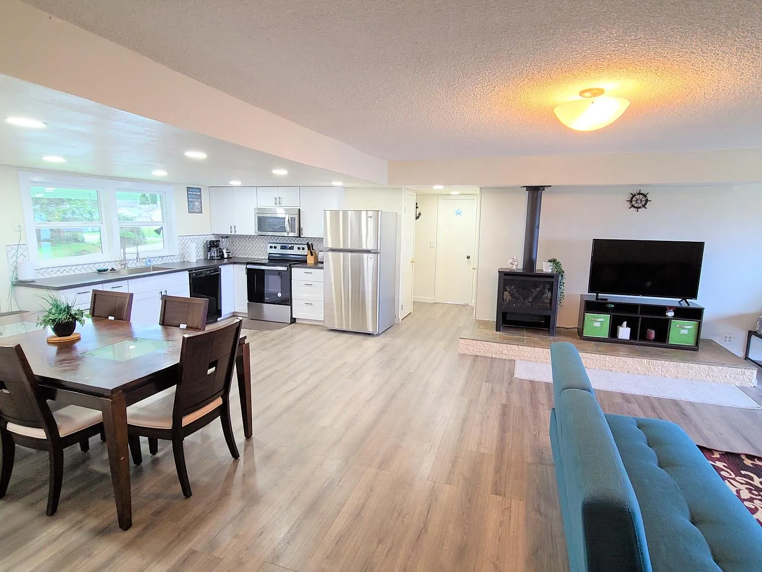 3 bed, 1400 sqft, $1,800 — Photo 4