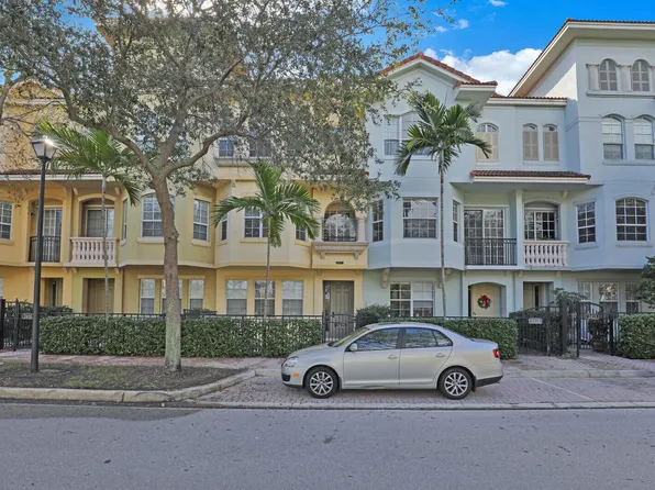 2425 San Pietro Circle, Palm Beach Gardens, FL 33410