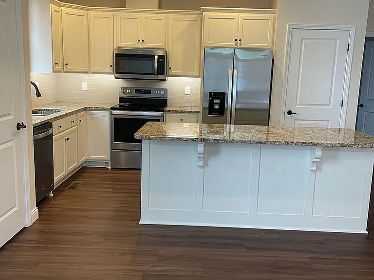 1209 High St — Photo 18