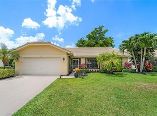 6208 Petaluma Dr, Boca Raton, FL 33433