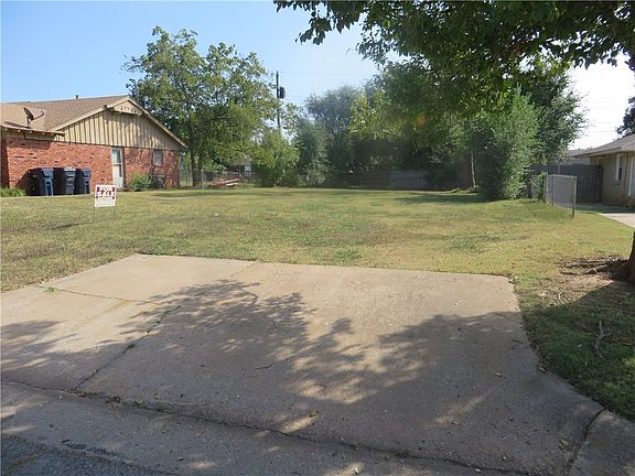 4th image of 1400 NW 102nd St