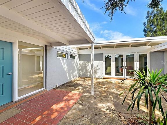5th image of 555 Parkview Dr