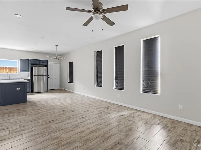1233 Country Club Dr #1 — Photo 3