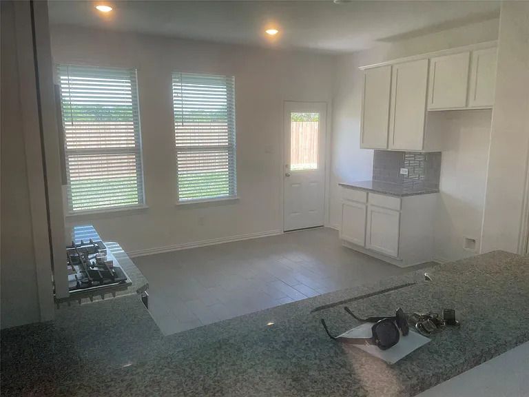 8111 Royal Palm Ct — Photo 9