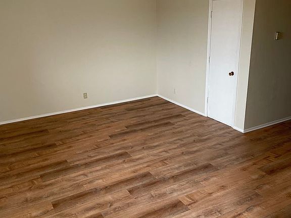 4th image of 508 Pennsylvania St SE APT 4
