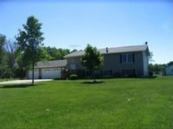 1778 Dakota Ave, Waverly, IA 50677