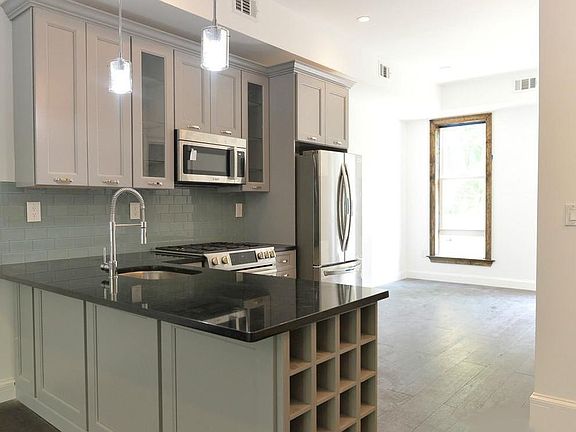 4th image of 436 Marion St APT 2