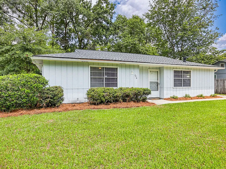 726 Fleming Rd — Photo 3