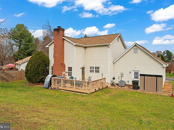 5th image of 2321 Maplewood Dr