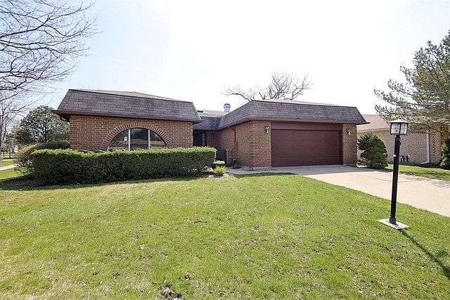 1st image of 301 Basswood Dr