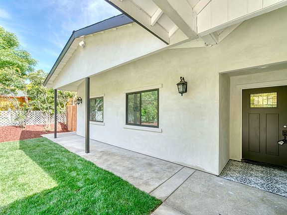 3rd image of 3572 Squeri Dr