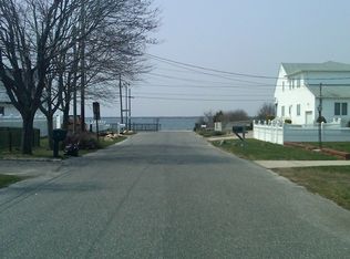 27 Westminster Dr, Shirley, NY 11967
