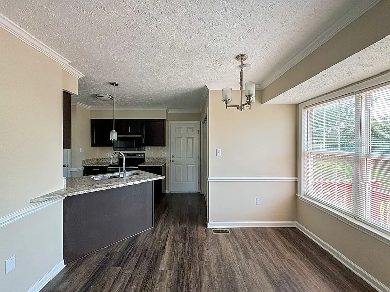 800 Connaly Dr — Photo 13