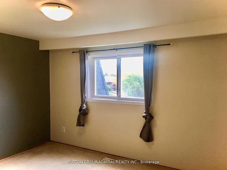 4 Nootka Cres #2 — Photo 15