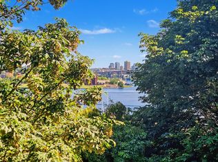 2040 8th Ave N APT 302, Seattle, WA 98109