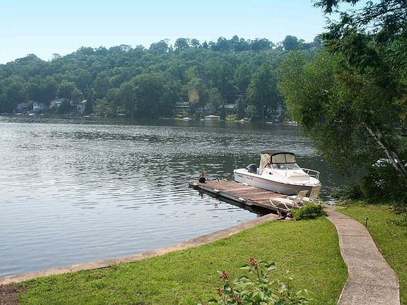 Twenty eight foot long dock  Your large boat can easily dock here.