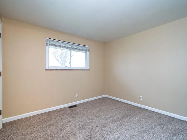 1121 Peidmont Dr — Photo 6
