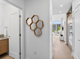 3389 Lakeshore Rd #209, Kelowna, BC V1W4H6