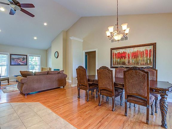 5th image of 3422 Marian Dr