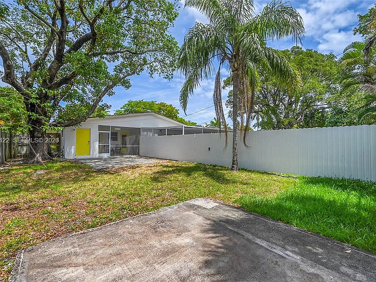808 SW 12th Ct #808 — Photo 33