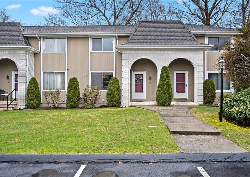1st image of 105 Woodside Dr #105