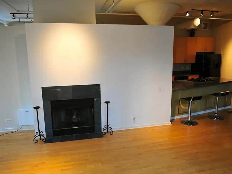 130 S Canal St #5 — Photo 13