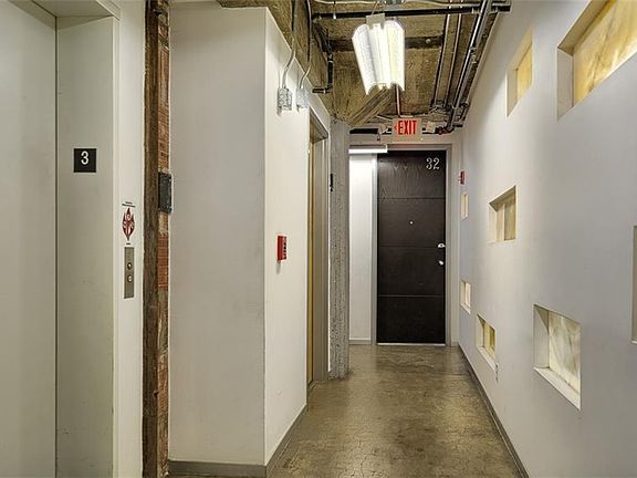5th image of 300 S Florence St #32