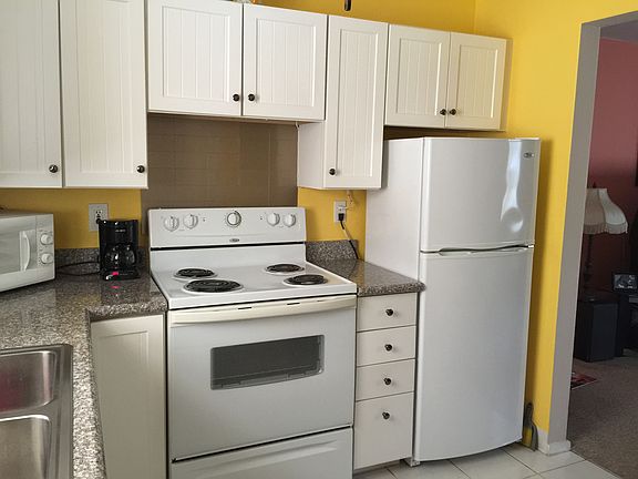 5th image of 9308 Mary Ave