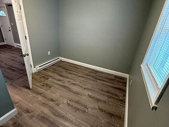 5th image of 408 Main St APT A