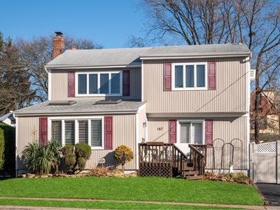 187 Sweezy Ave, Freeport, NY, 11520