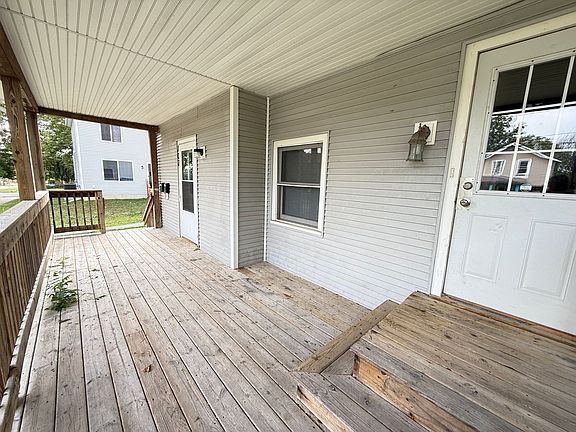 4th image of 107 W Wilkins St #B