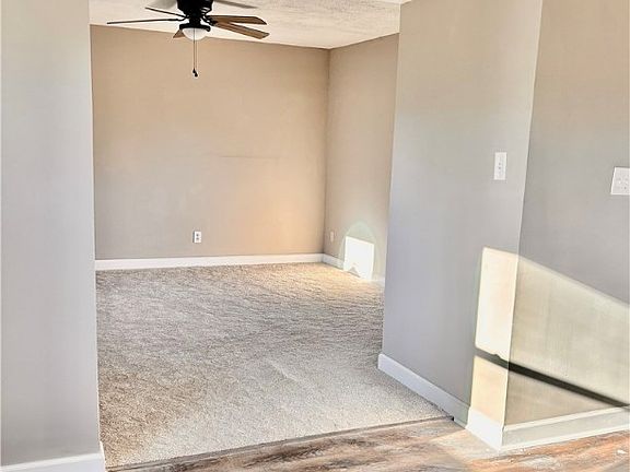 4th image of 204 N New Ave
