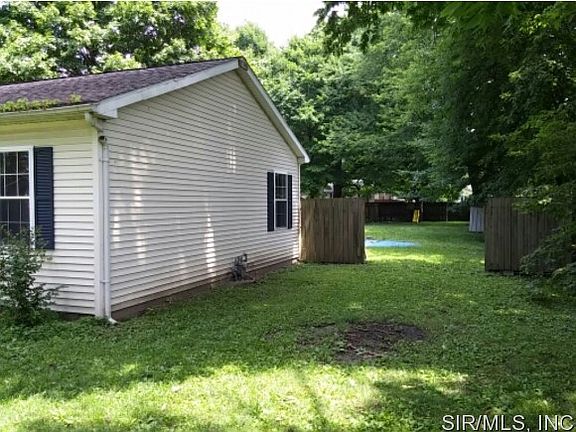 4th image of 121 N Verson St