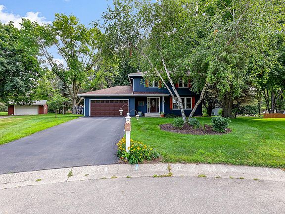 2nd image of 17200 Barberry Cir