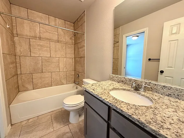 4138 Swans Lndg #2-unit 101 — Photo 15