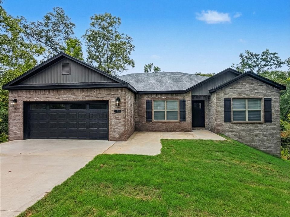 1st image of 11 Penwith Ln