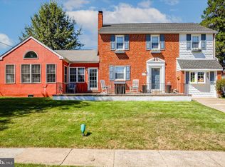 700 Ivins Rd, Philadelphia, PA 19128