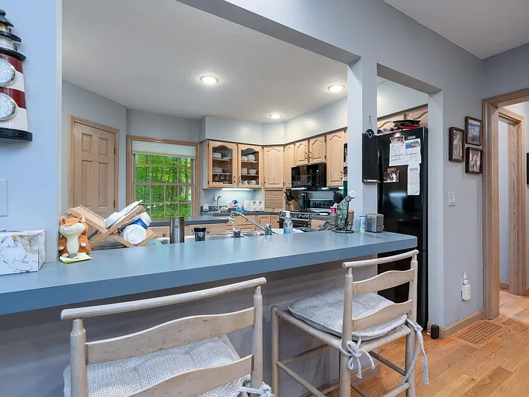 39 Robertson Dr — Photo 15