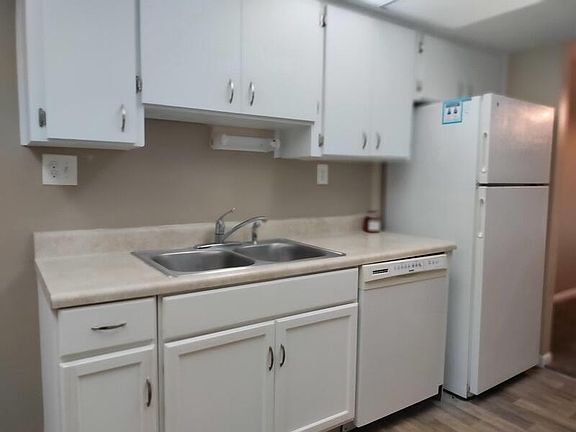 3rd image of 2900 Cove Cay Dr #3D-1
