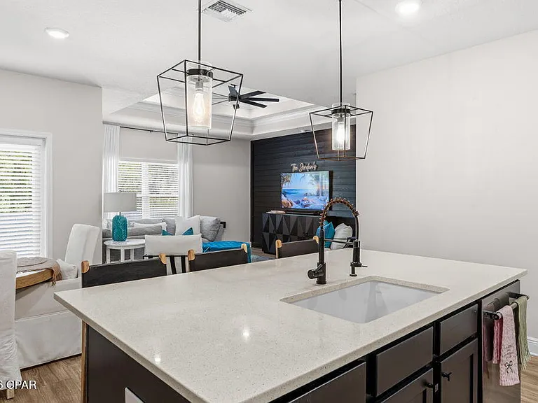 350 Emerald Cove St — Photo 12