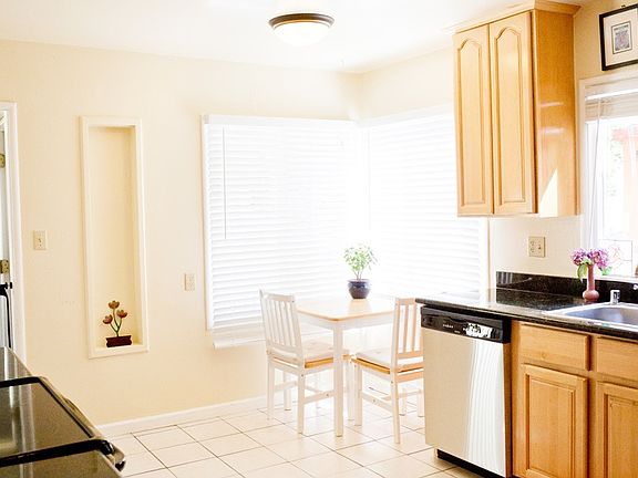 4th image of 4073 Edwards Ave