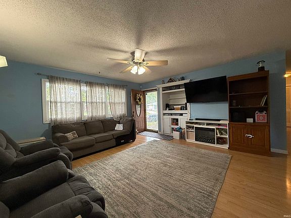 4th image of 5215 Mohawk Dr