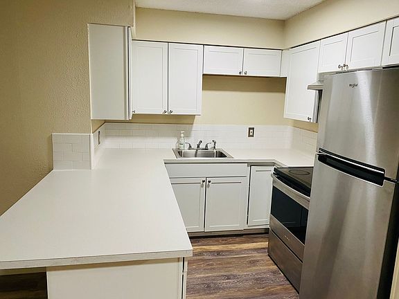 2nd image of 1434 NE Hancock St #1434