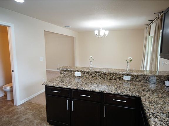 3rd image of 217 Woodknoll Pl