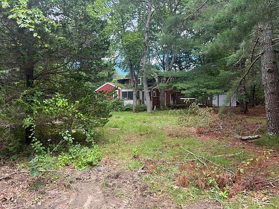 2nd image of 1081 Main St