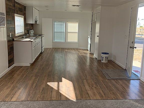 2nd image of 523 S Vista Sierra St