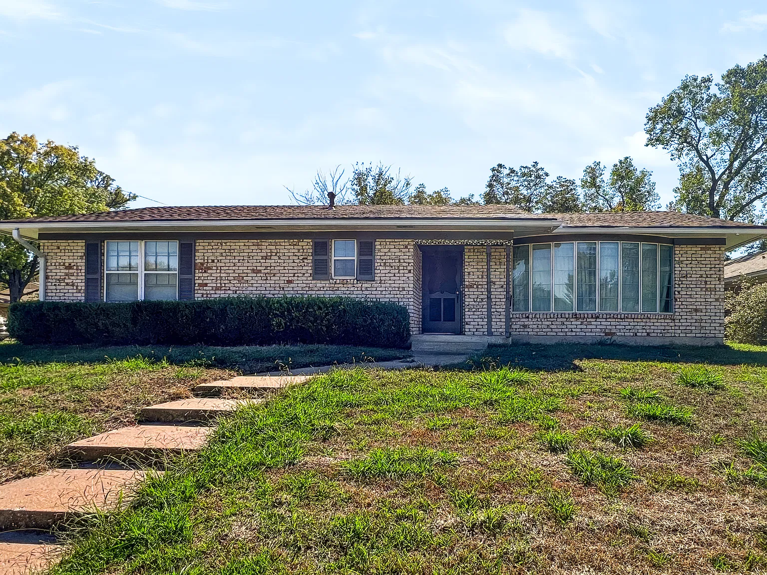 3 bed, 1828 sqft, $1,800 — Photo 1