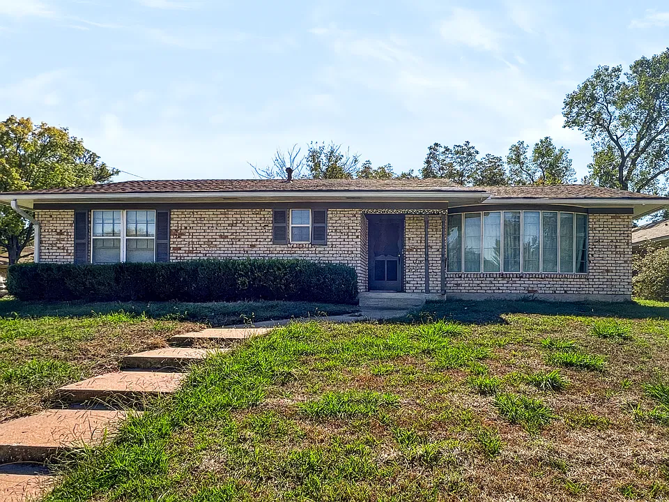 1700 W Belden St