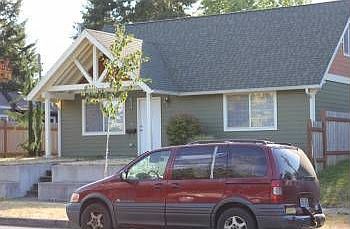 2nd image of 817 Cushing St SW