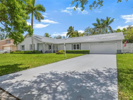 14821 SW 148th Street Cir, Miami, FL 33196